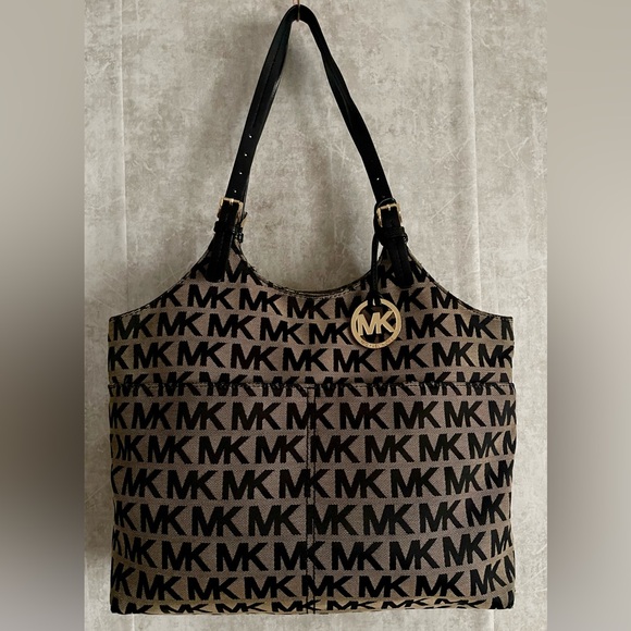 Michael Kors Jet Set Monogram Signature Logo Blk/Beige Shoulder/Satchel Tote Bag - Picture 1 of 12